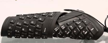 Гнущиеся и сгибающиеся резиновые клавиатуры от Сhina Victory показаны на CeBIT 2011